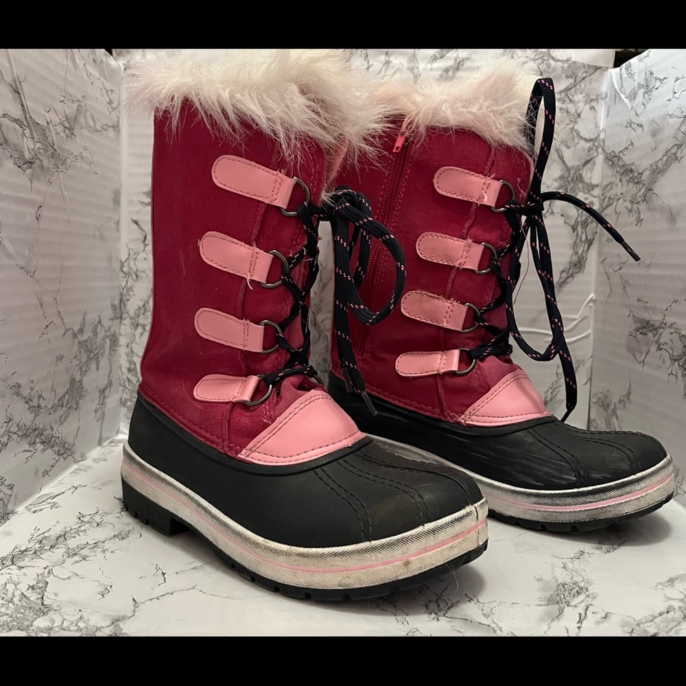 Snow boots